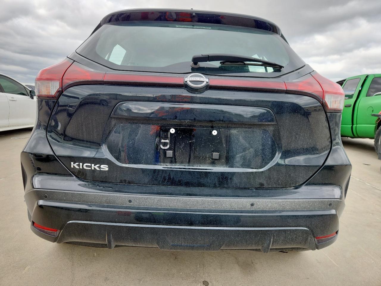 2025 NISSAN KICKS