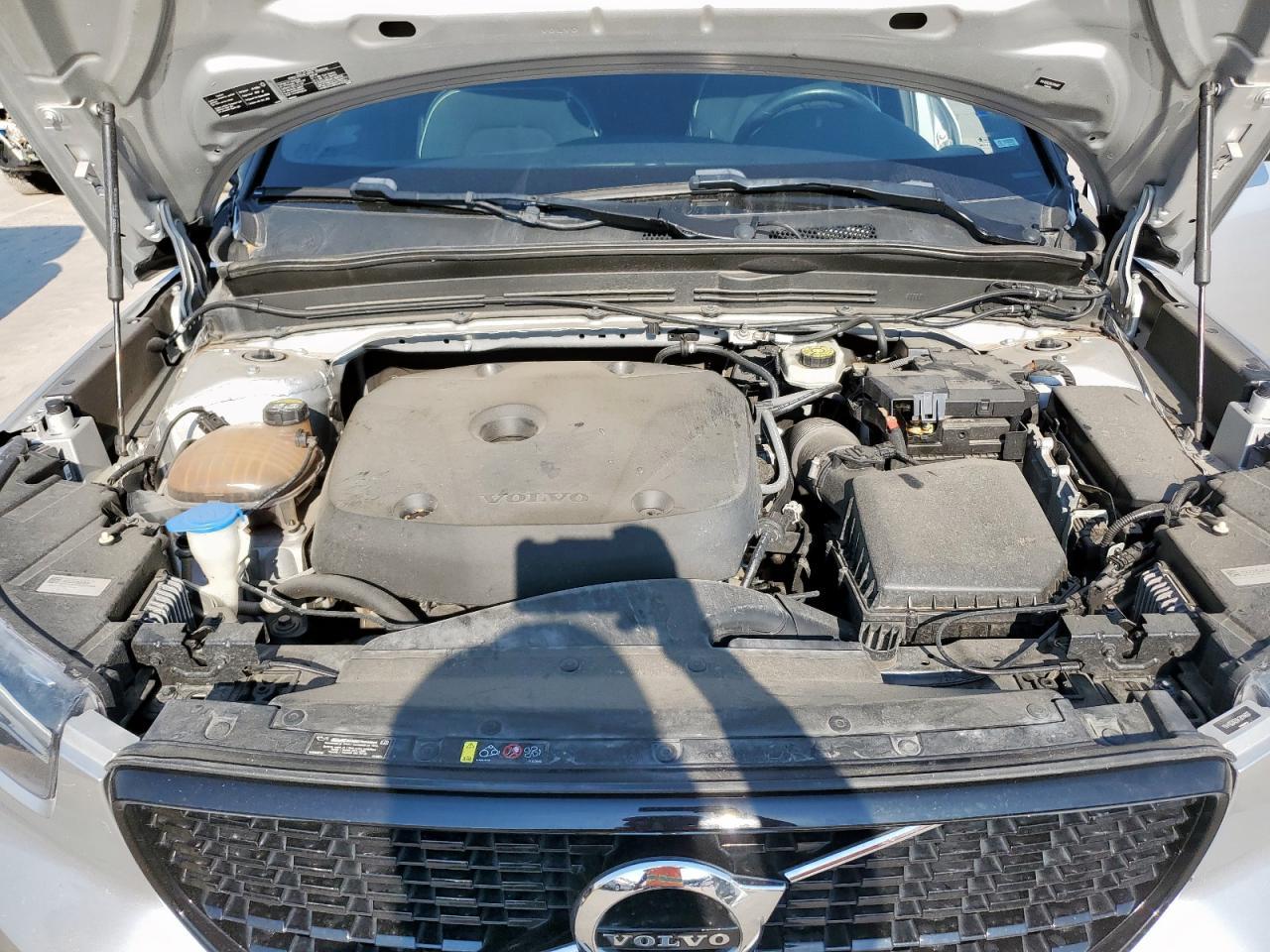 2019 VOLVO XC40