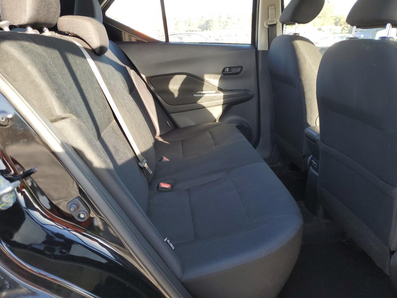 2024 NISSAN KICKS