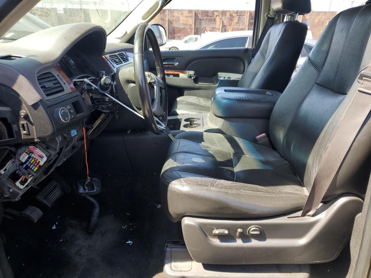 2013 CHEVROLET Suburban
