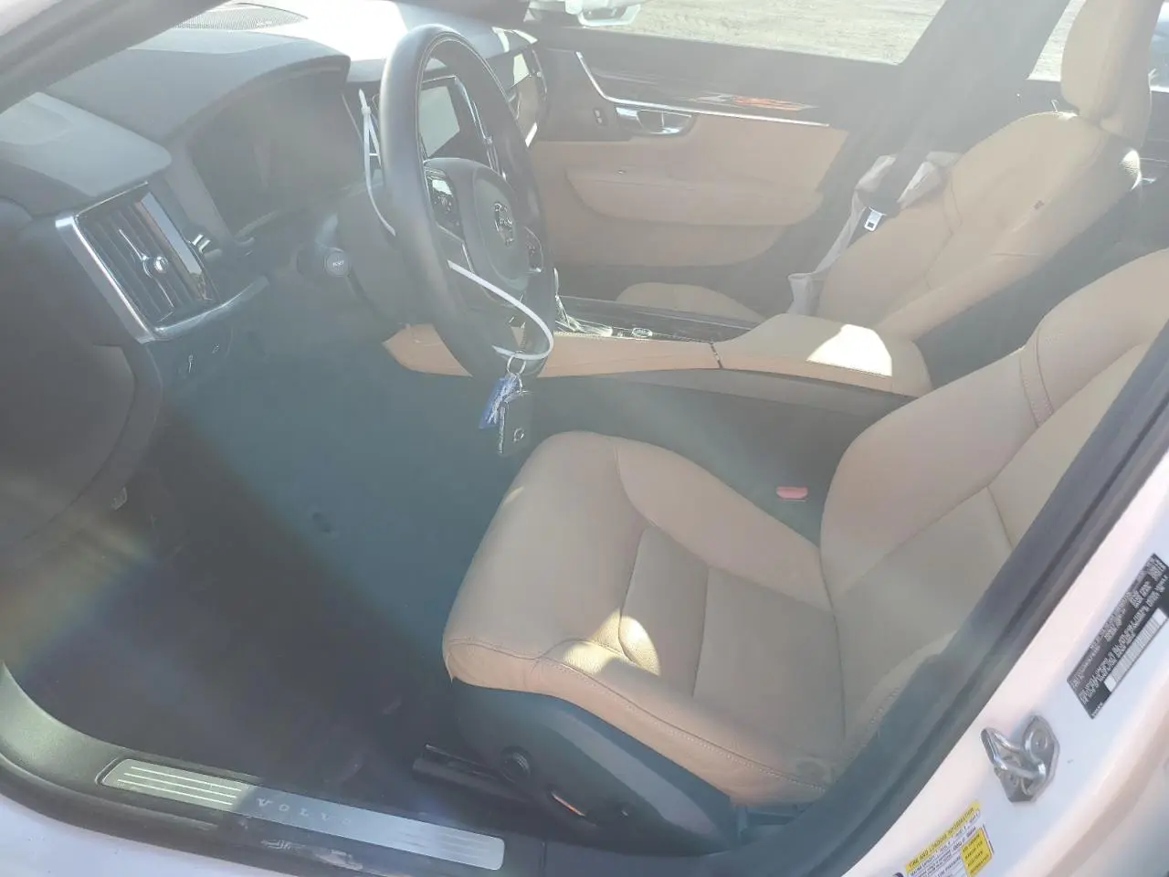 2020 VOLVO S90