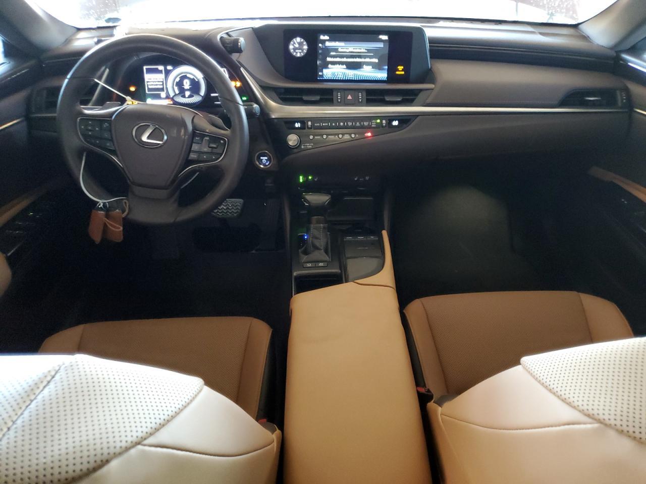 2021 LEXUS Es