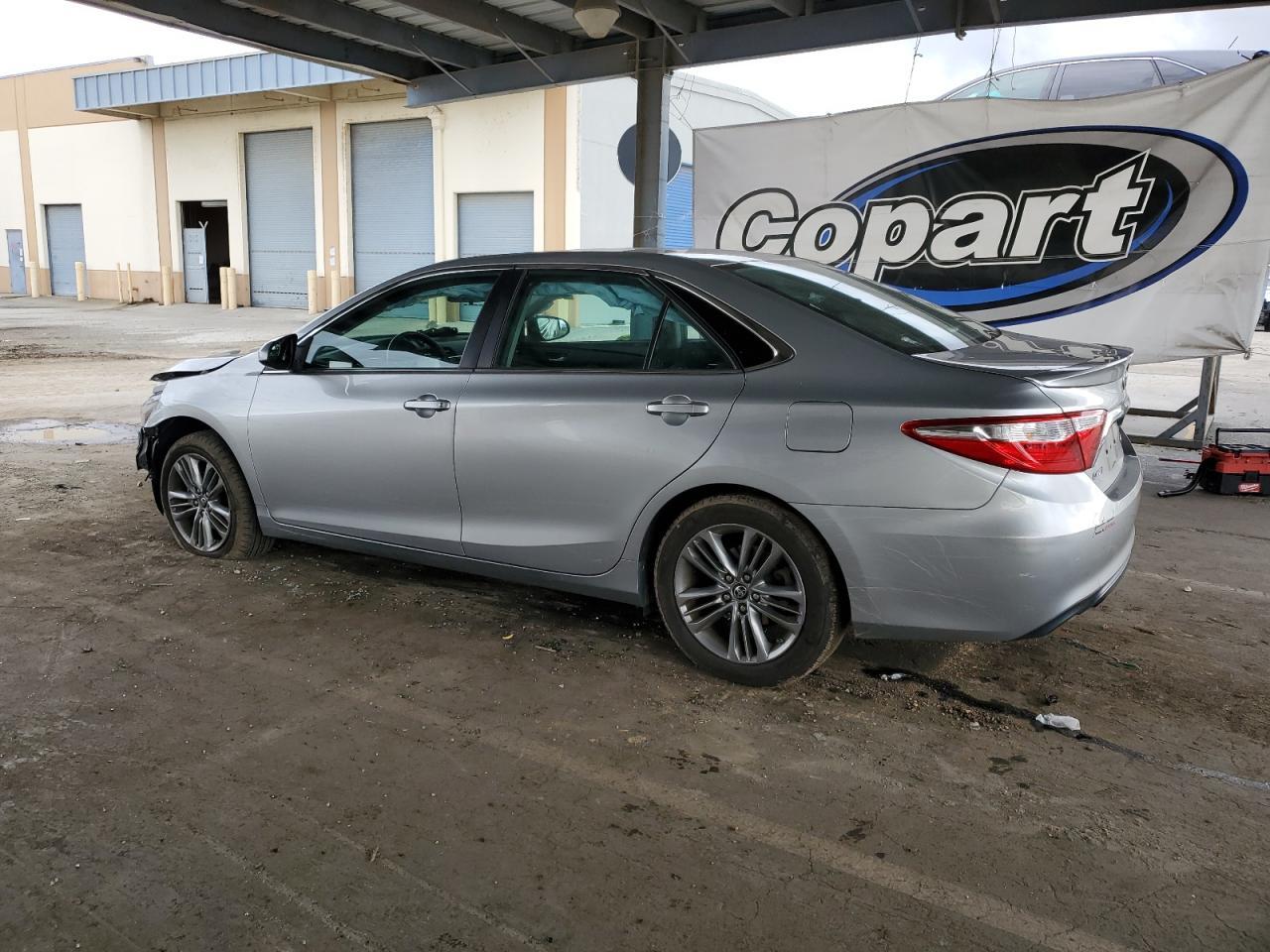 2016 TOYOTA CAMRY