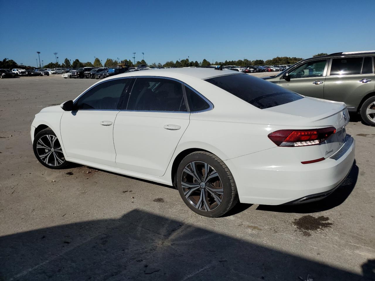 2022 VOLKSWAGEN Passat