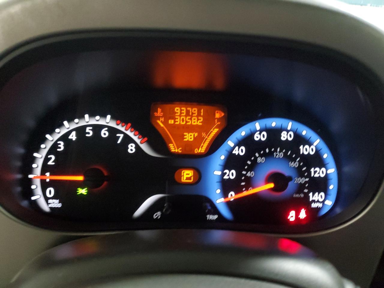 2011 NISSAN CUBE