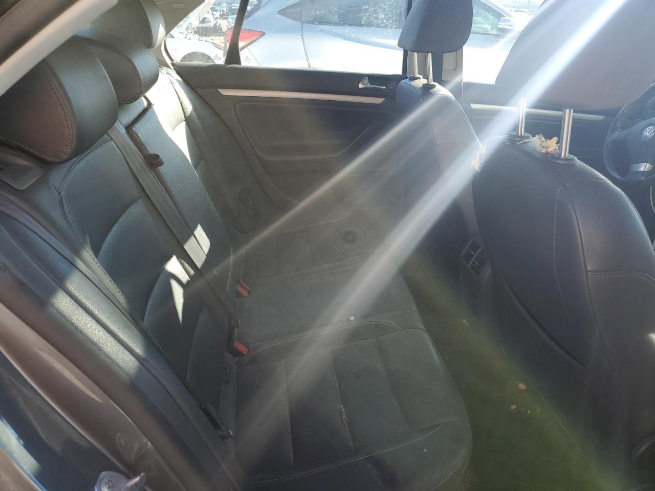 2009 VOLKSWAGEN JETTA