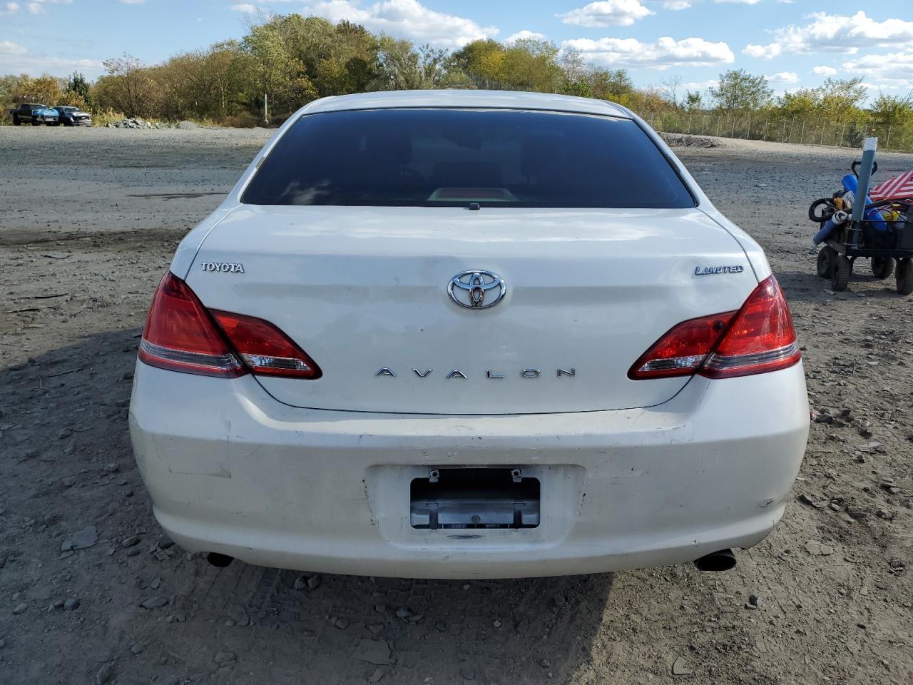 2006 TOYOTA Avalon