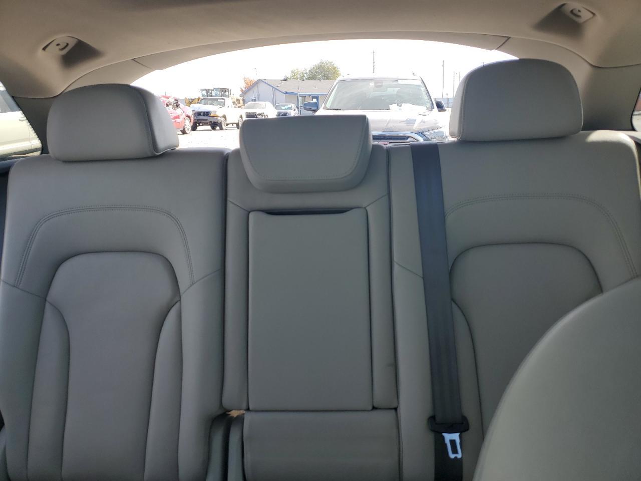 2011 AUDI Q5