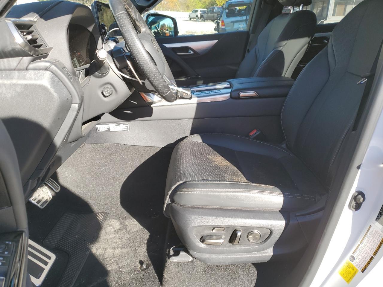 2024 LEXUS LX 600