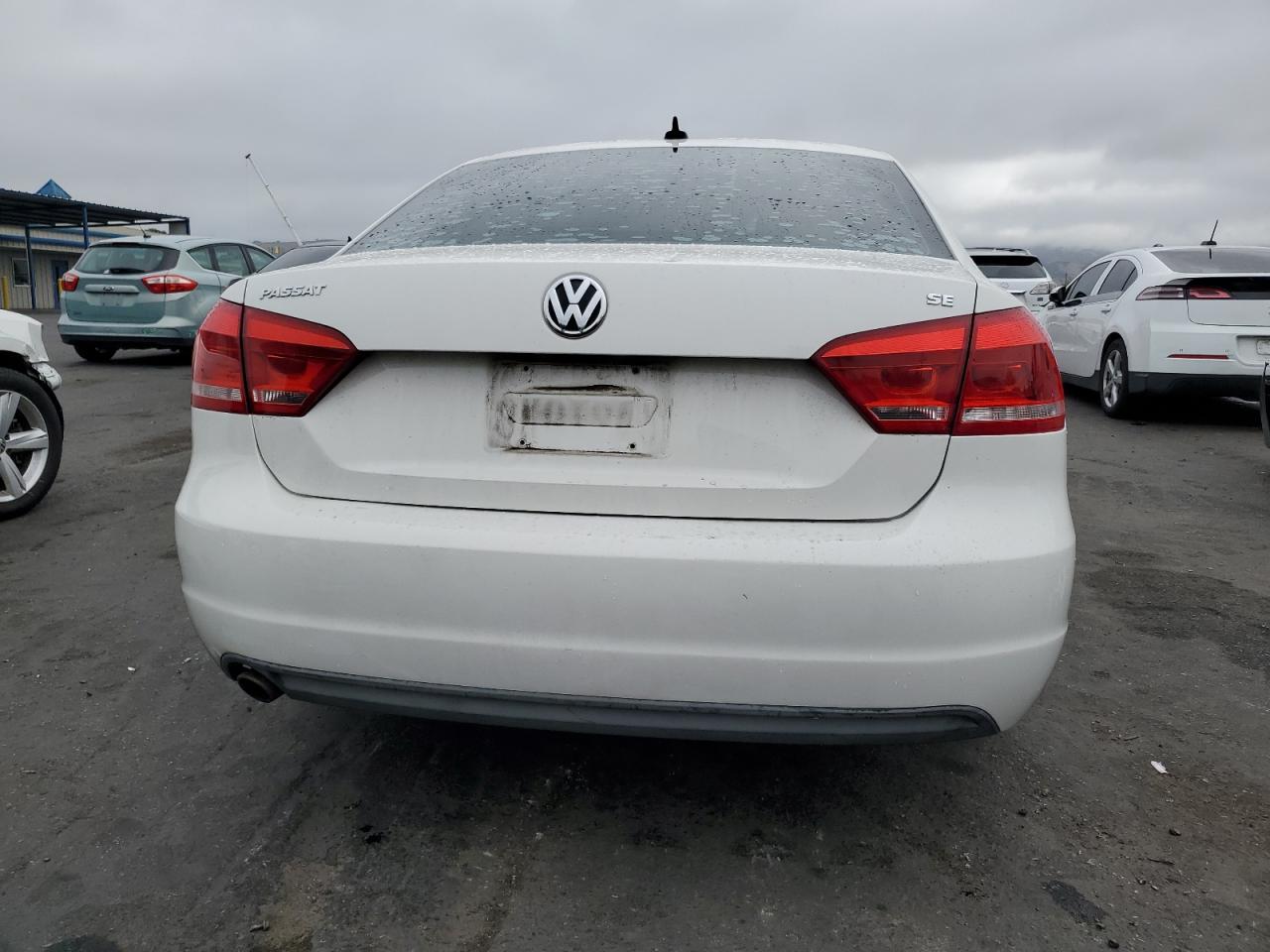 2013 VOLKSWAGEN Passat
