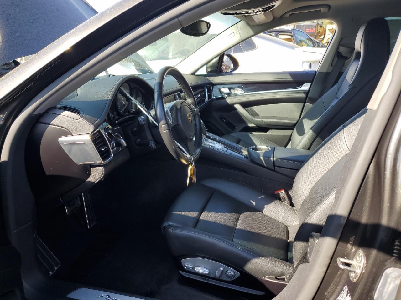 2016 PORSCHE Panamera