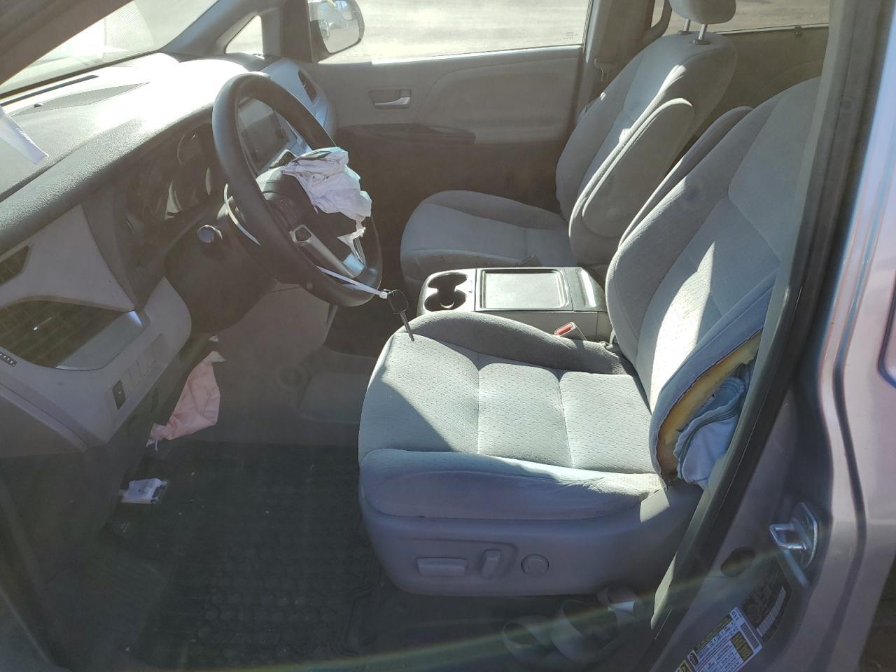 2016 TOYOTA SIENNA