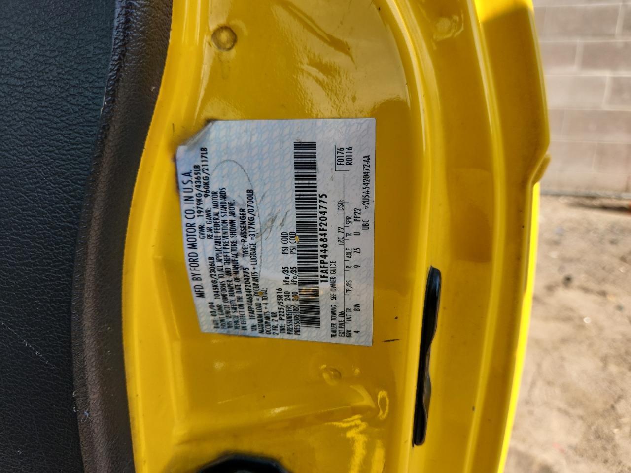 2004 FORD MUSTANG