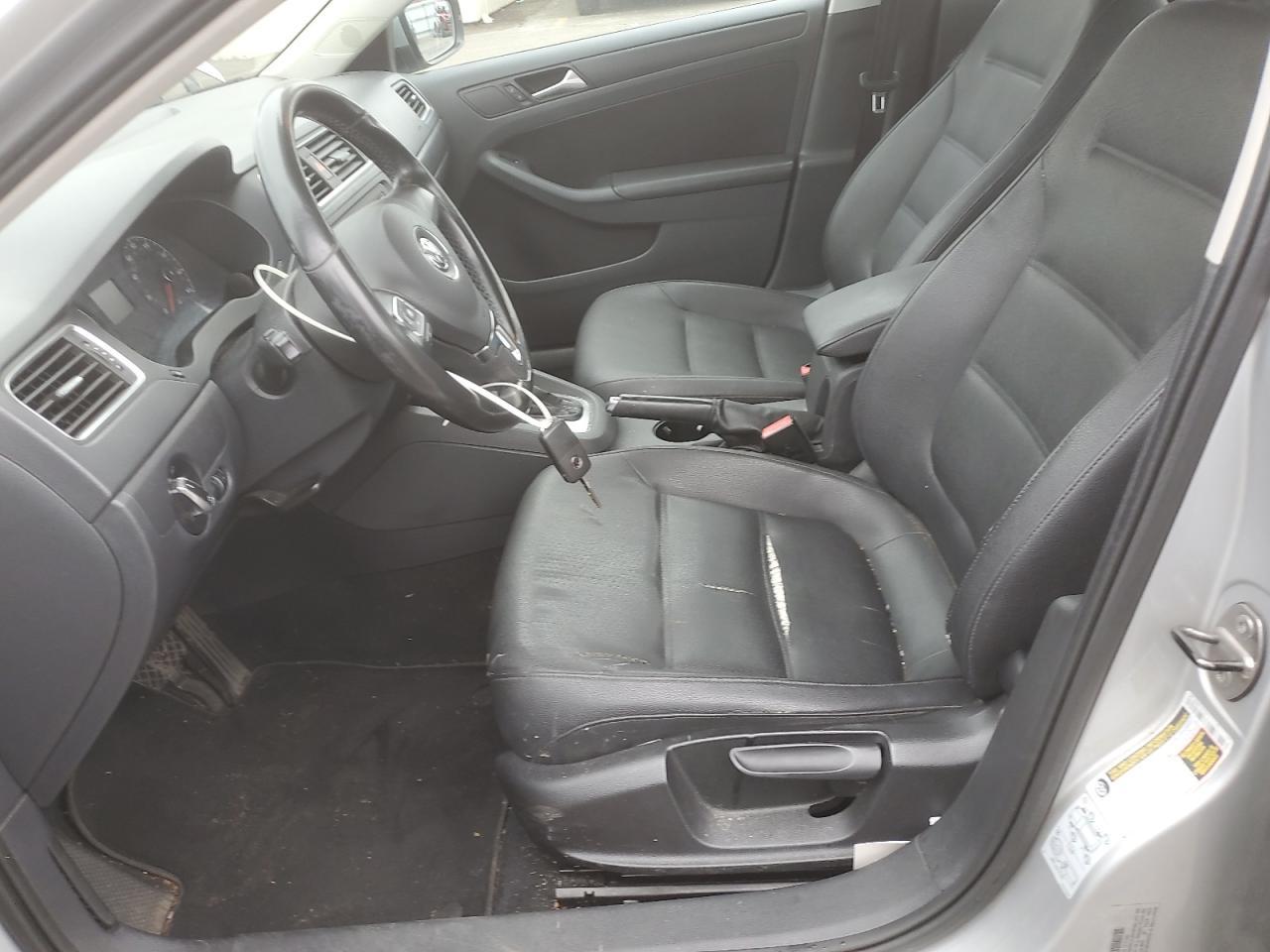 2011 VOLKSWAGEN JETTA