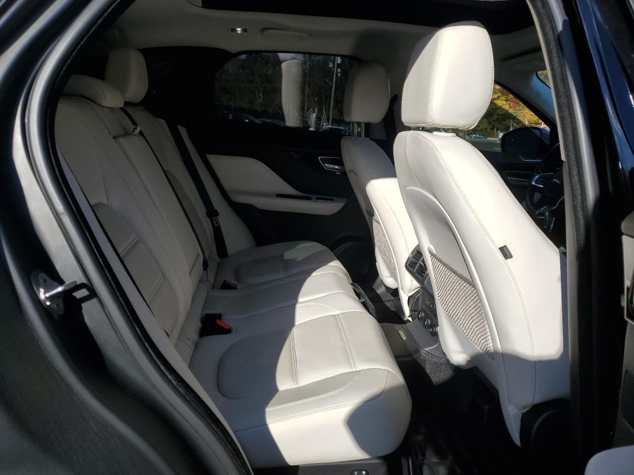2018 JAGUAR F-Pace