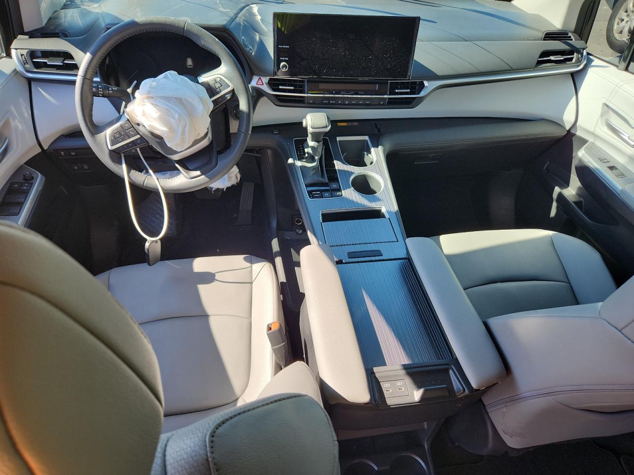 2025 TOYOTA SIENNA