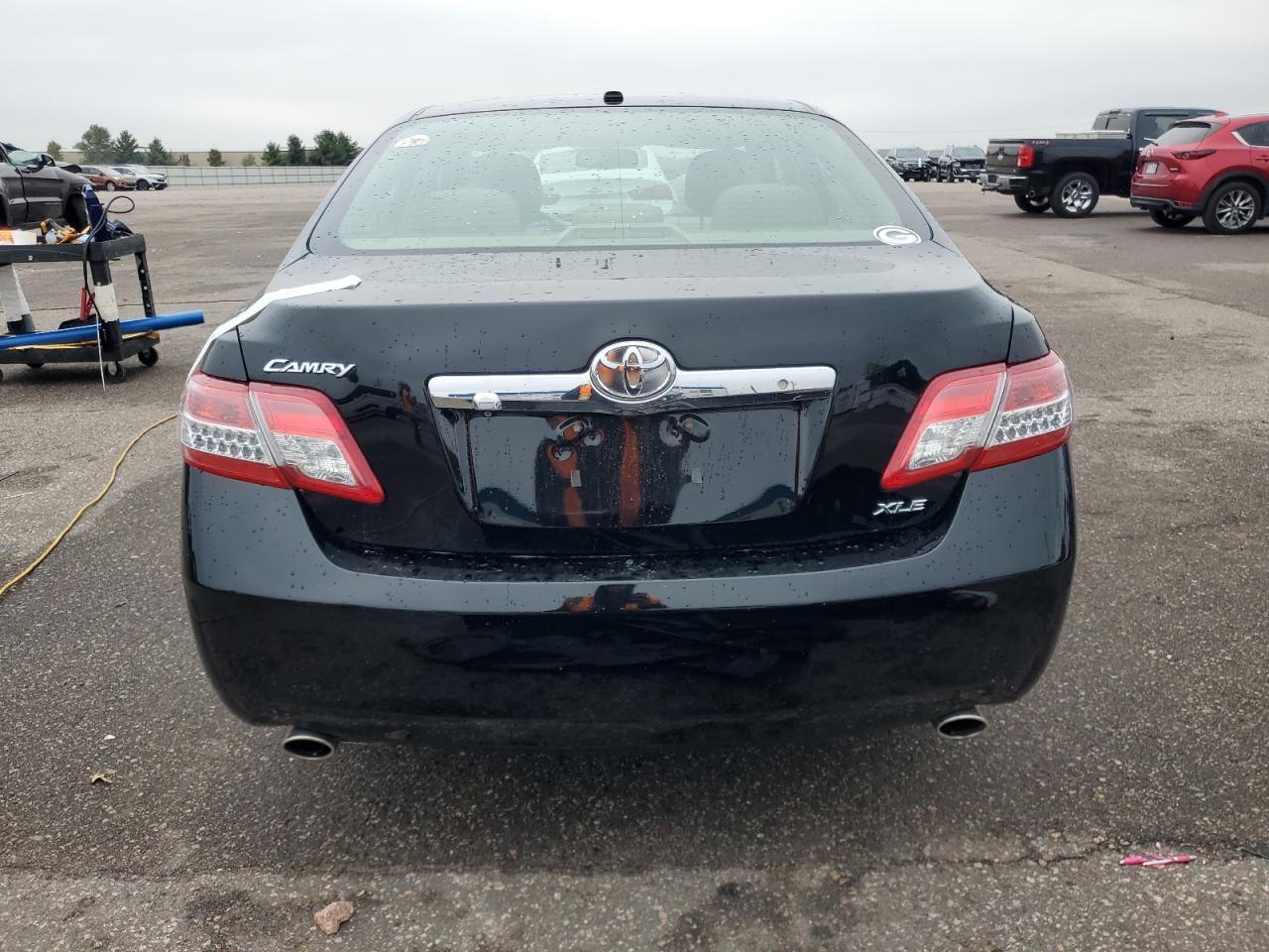 2011 TOYOTA CAMRY
