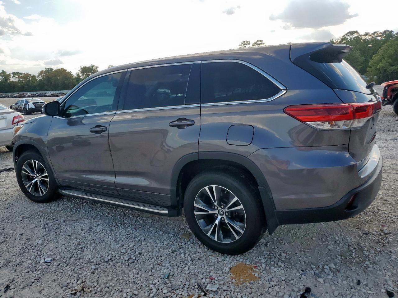 2018 TOYOTA HIGHLANDER
