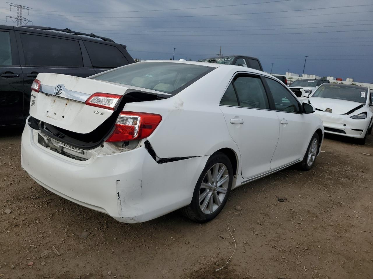 2014 TOYOTA CAMRY