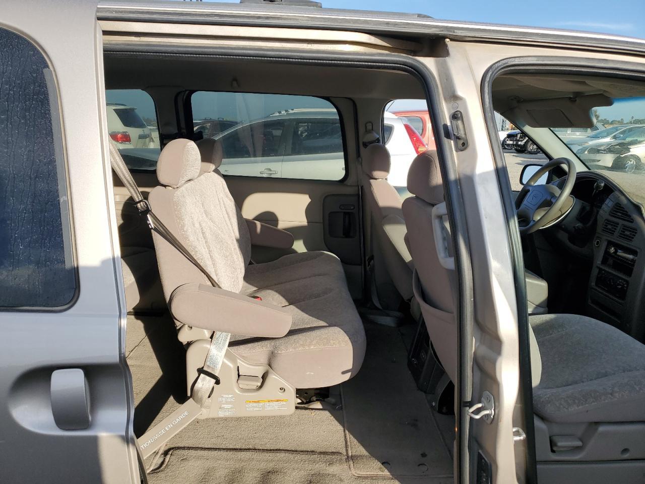 2000 NISSAN Quest