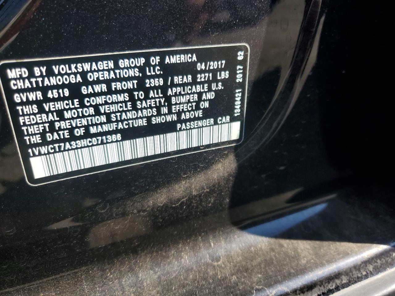2017 VOLKSWAGEN Passat