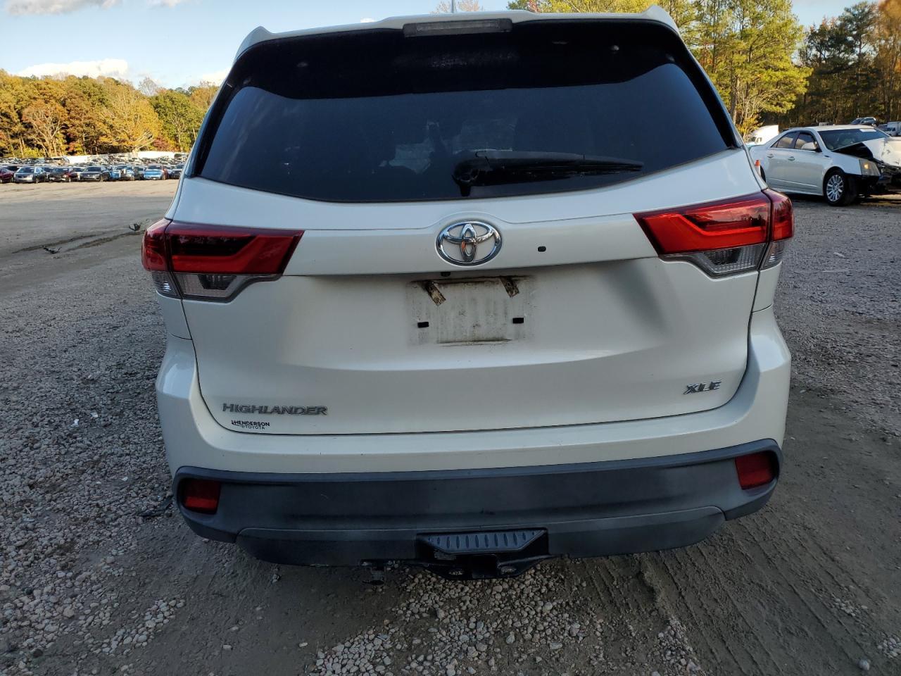 2018 TOYOTA HIGHLANDER