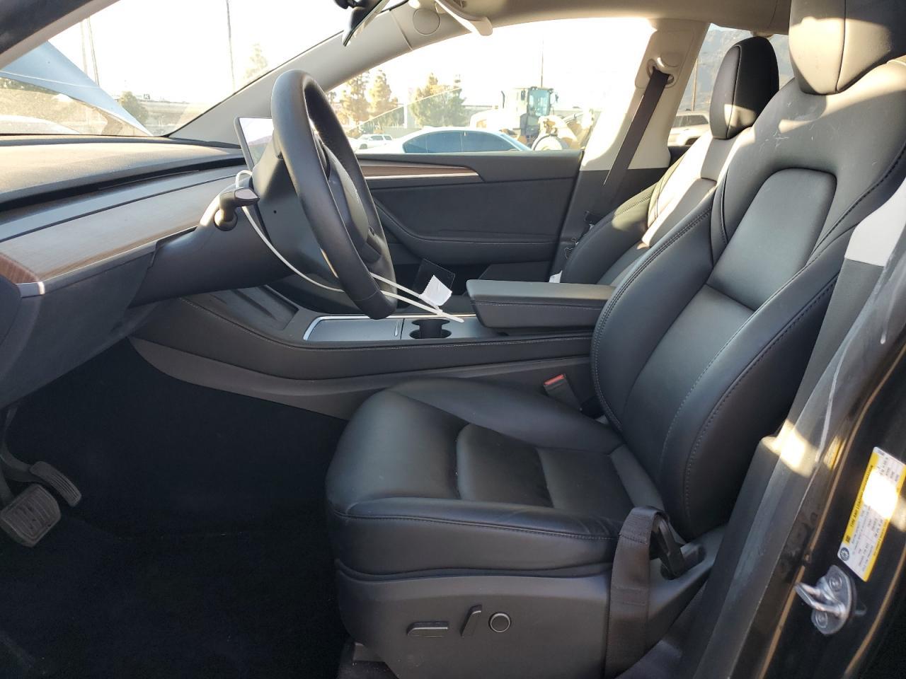 2025 TESLA MODEL Y