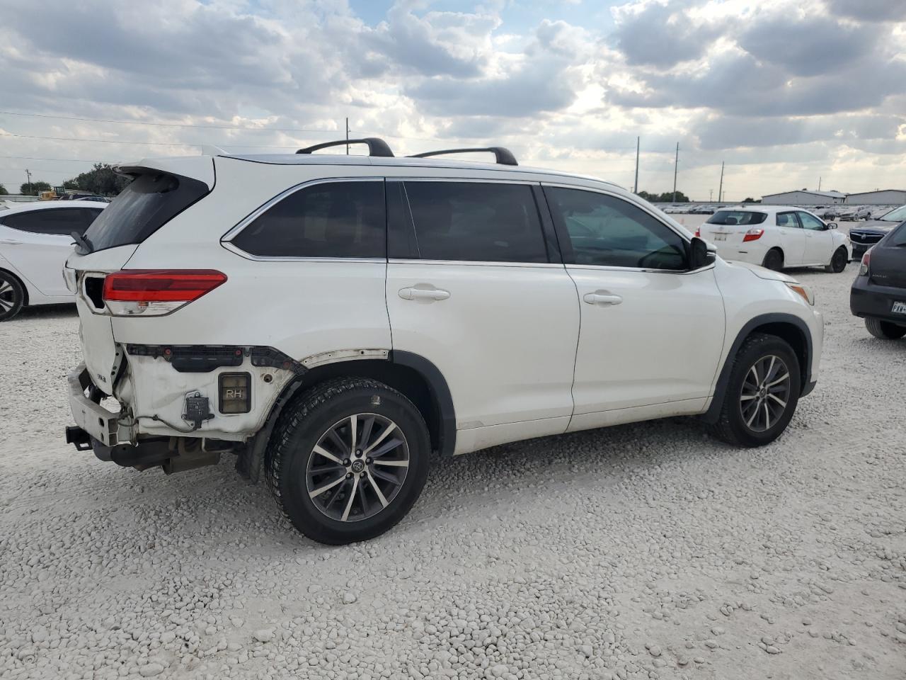 2018 TOYOTA HIGHLANDER