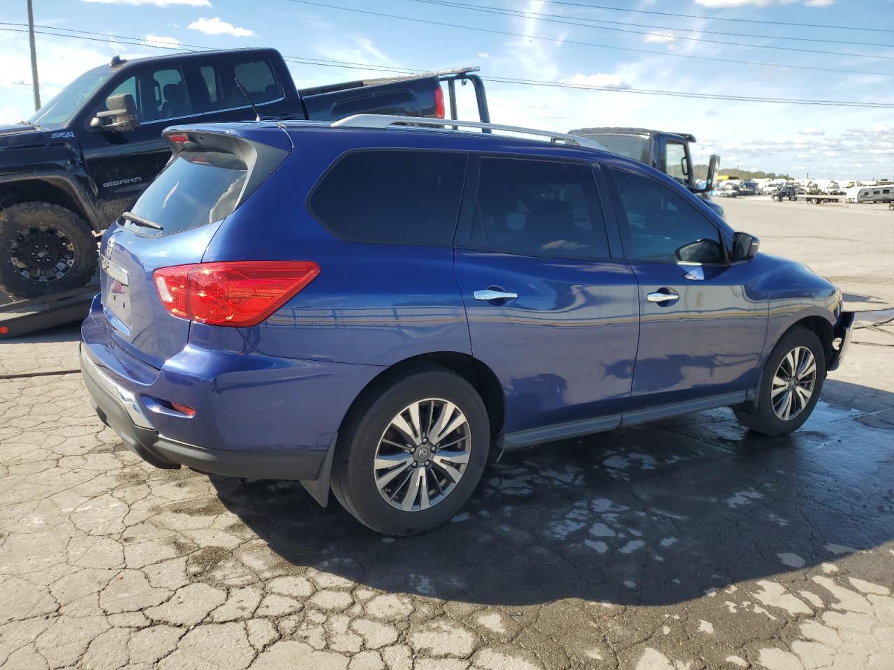 2017 NISSAN PATHFINDER