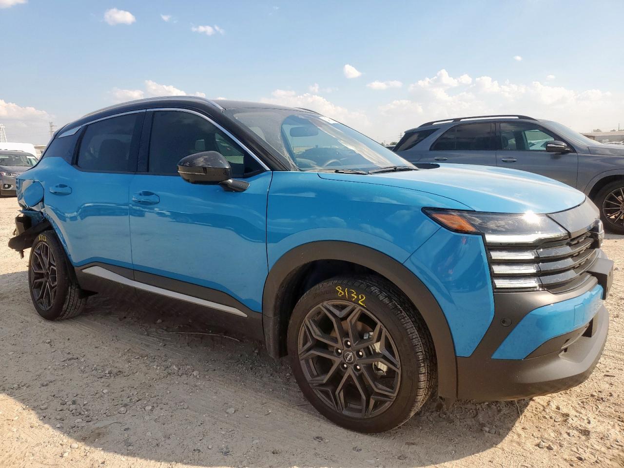 2025 NISSAN KICKS