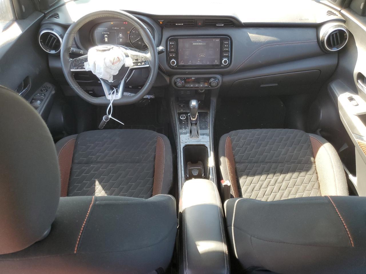 2021 NISSAN KICKS