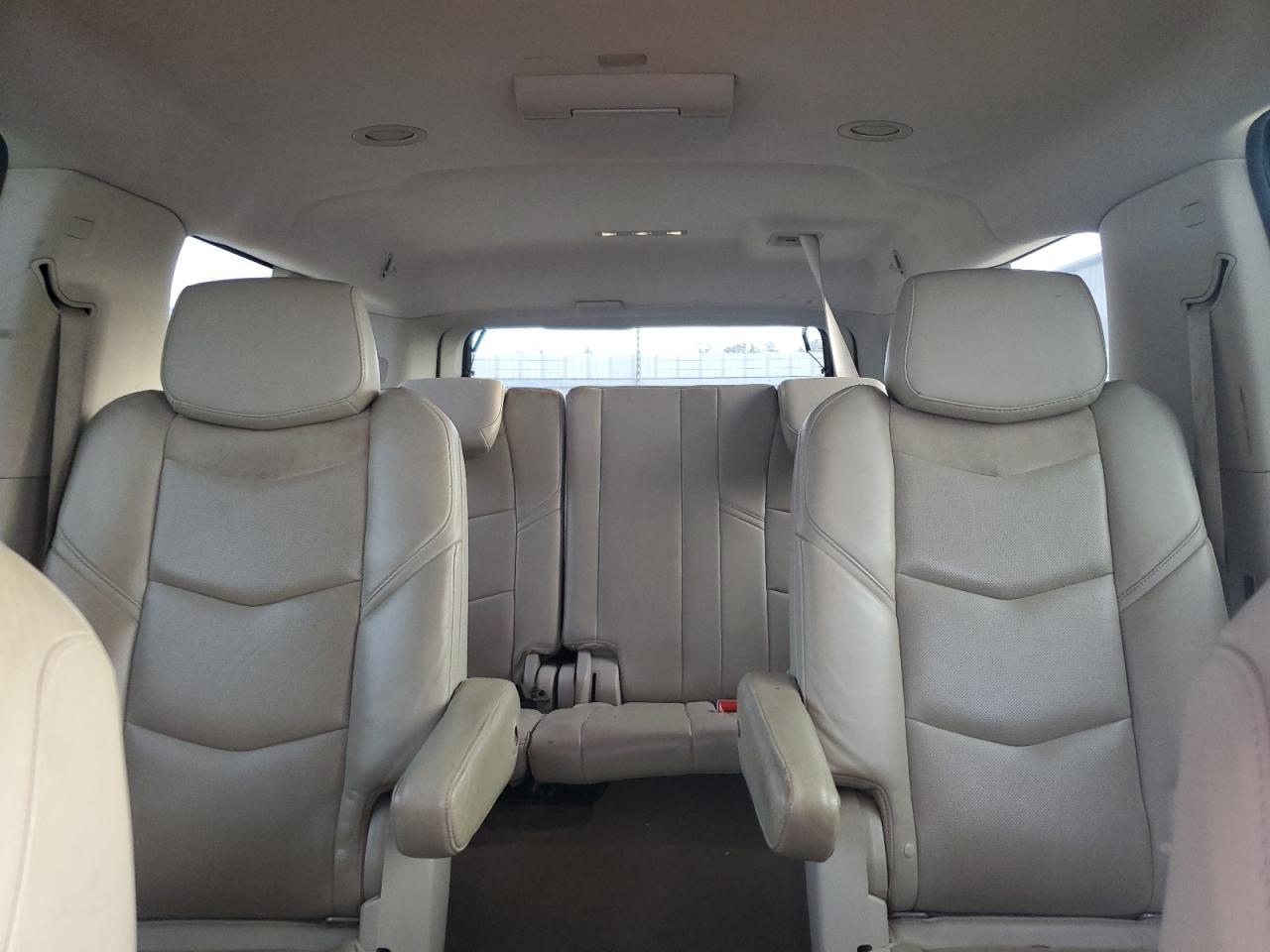 2016 CADILLAC Escalade ESV