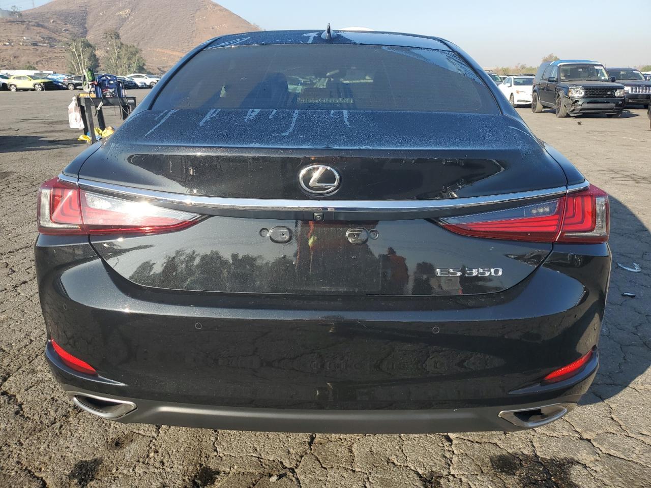 2019 LEXUS Es