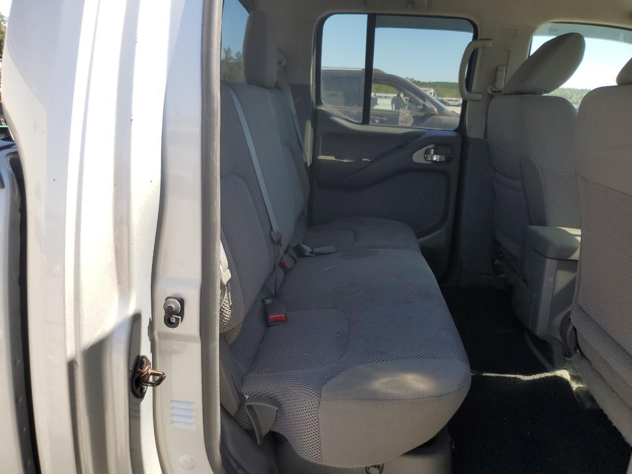 2015 NISSAN Frontier