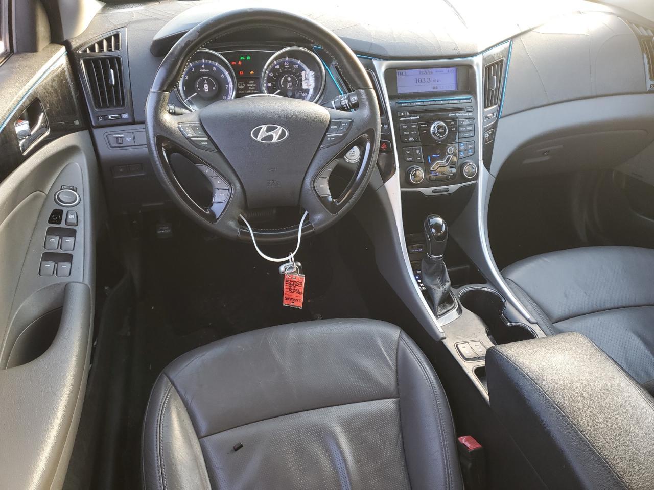 2011 HYUNDAI SONATA