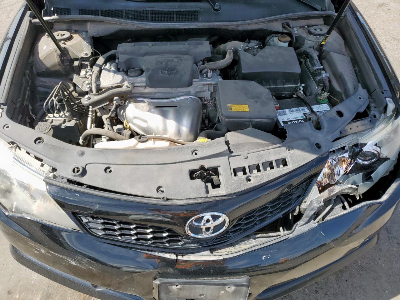 2014 TOYOTA CAMRY