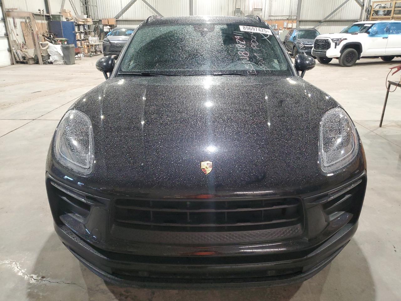 2023 PORSCHE Macan