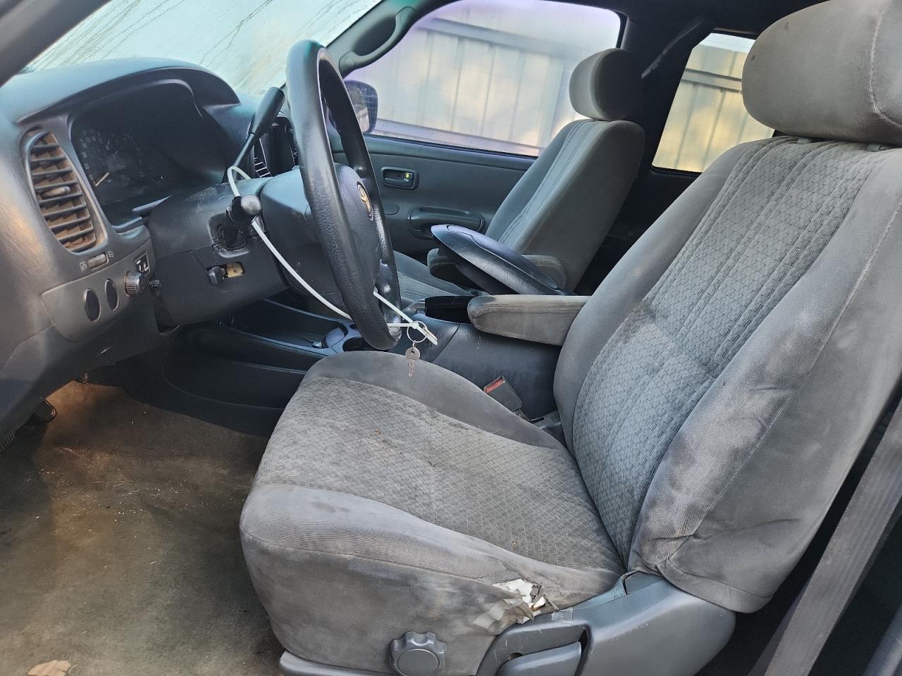 2004 TOYOTA TUNDRA