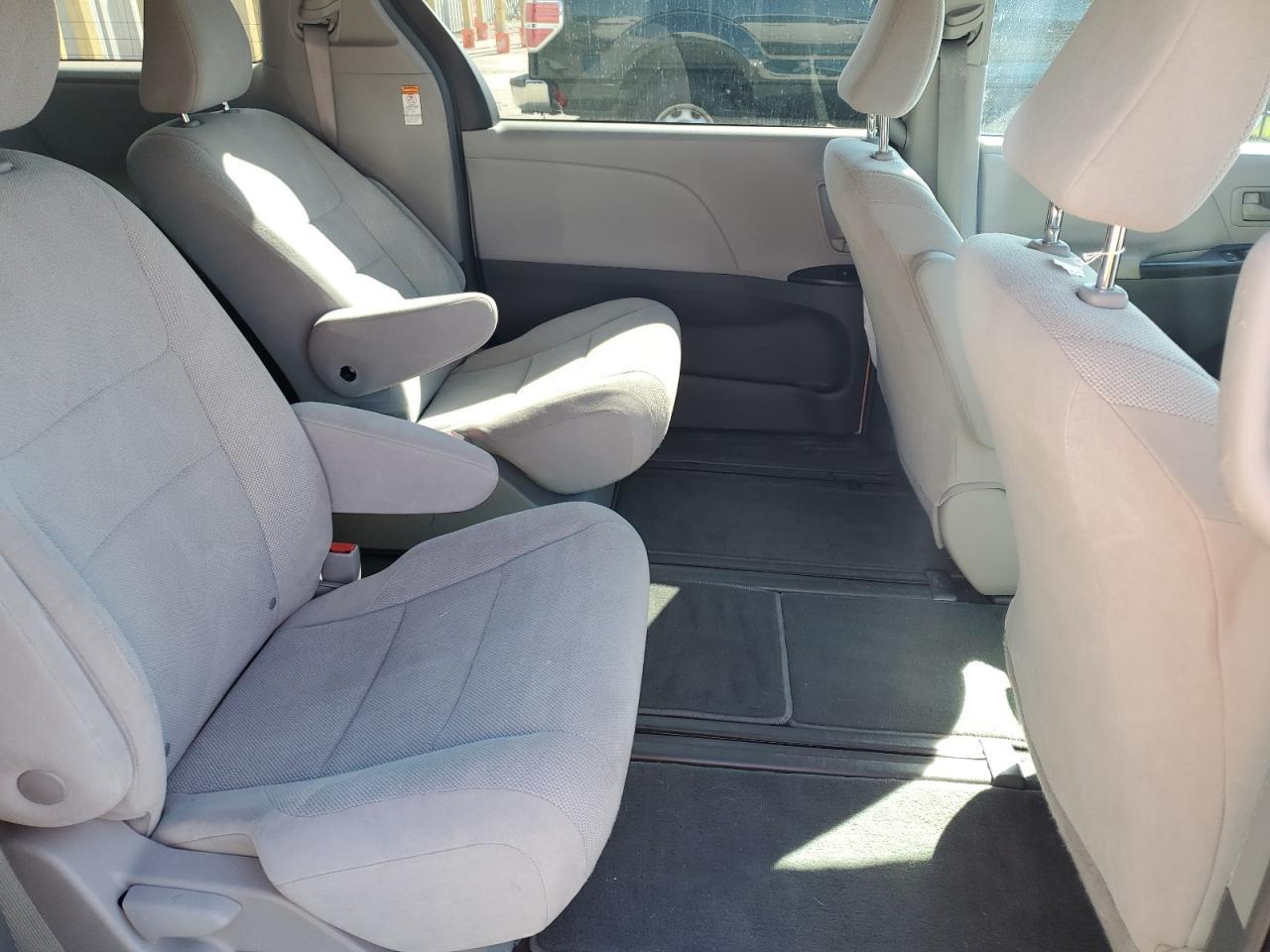 2019 TOYOTA SIENNA