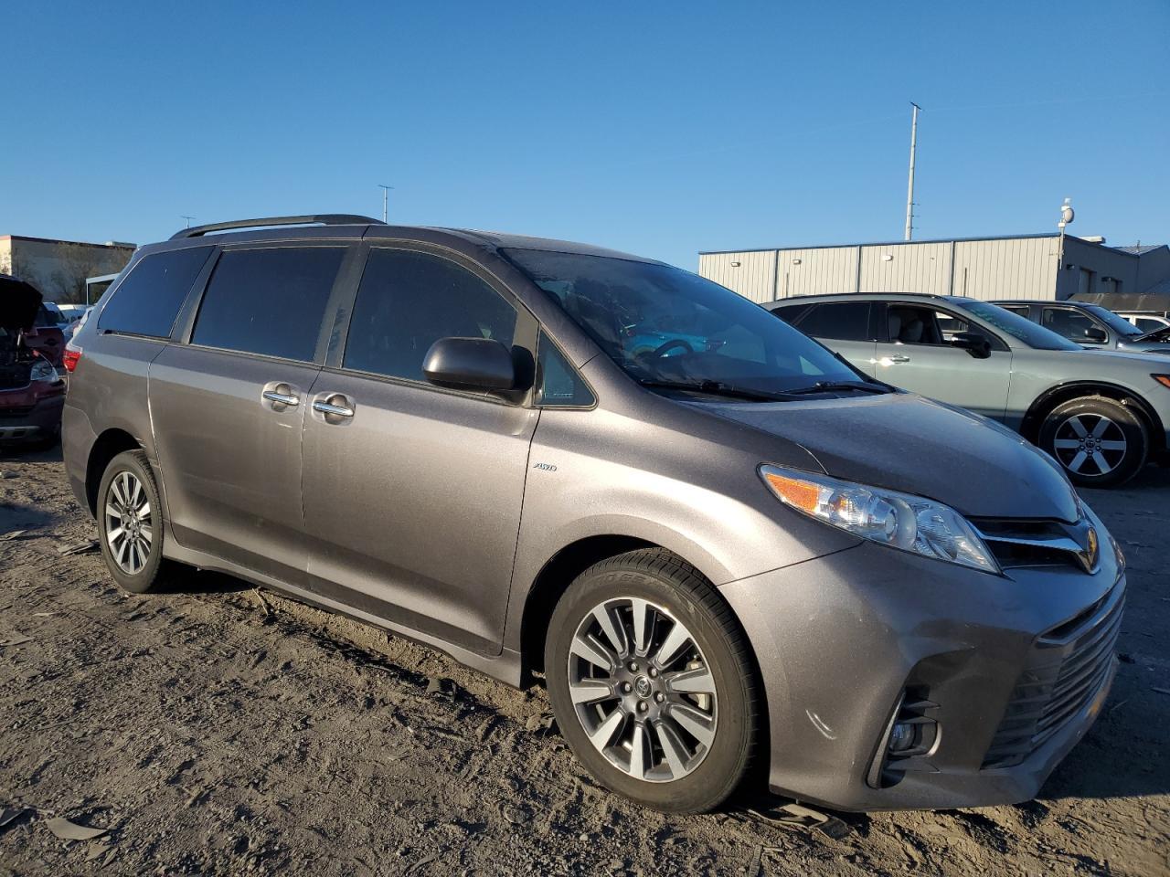 2018 TOYOTA SIENNA
