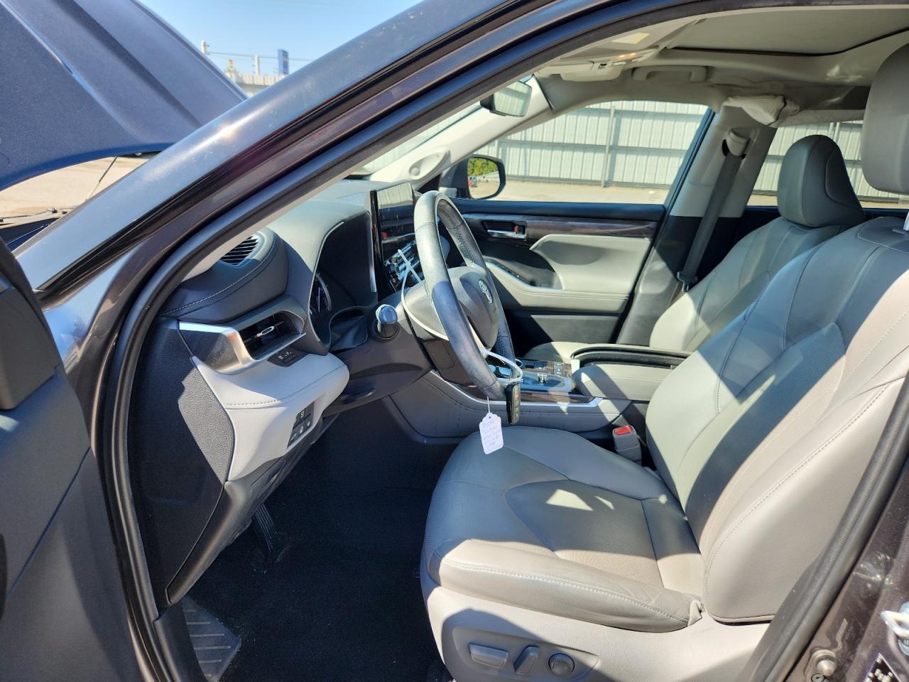 2022 TOYOTA HIGHLANDER