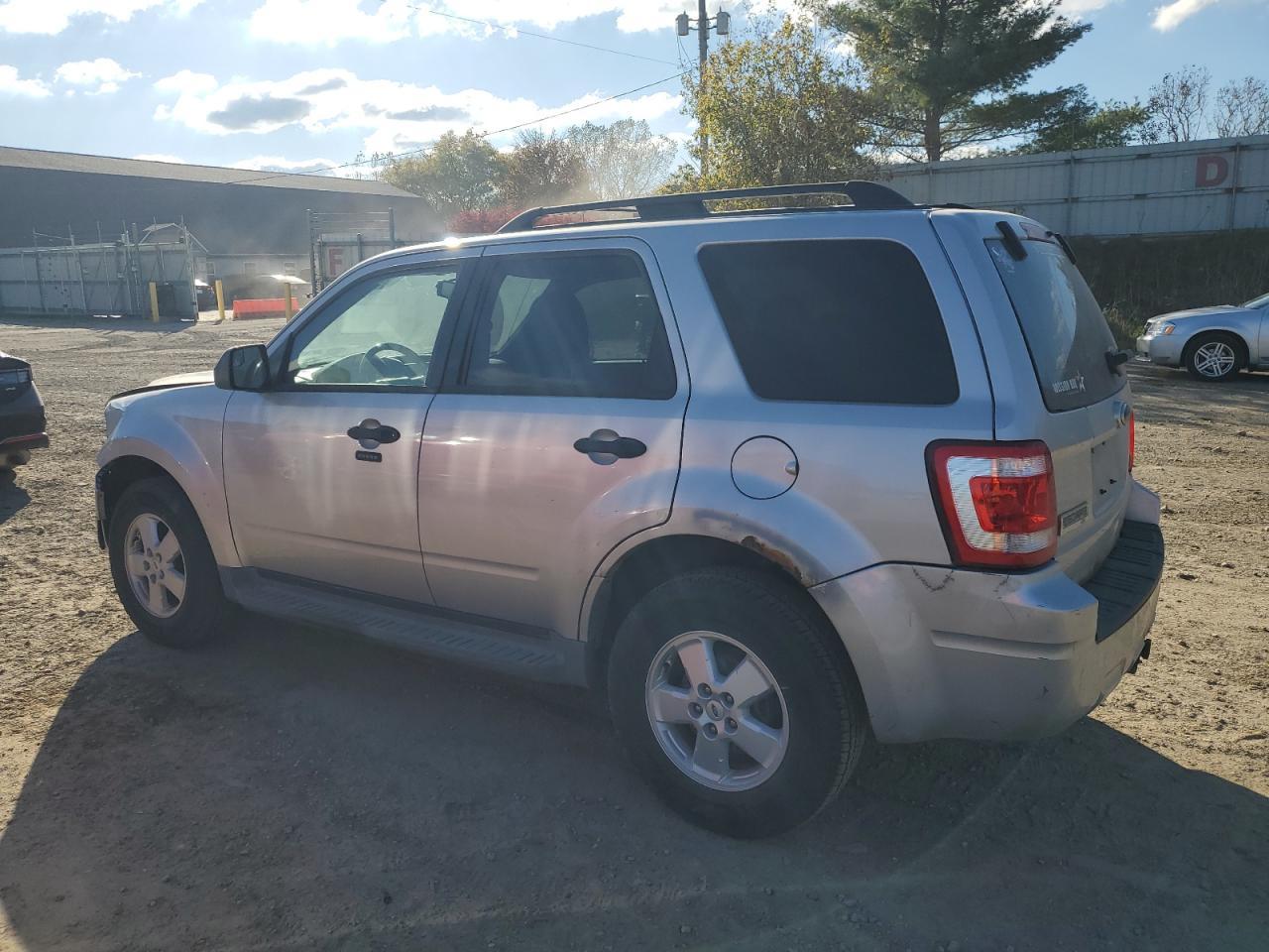 2010 FORD ESCAPE
