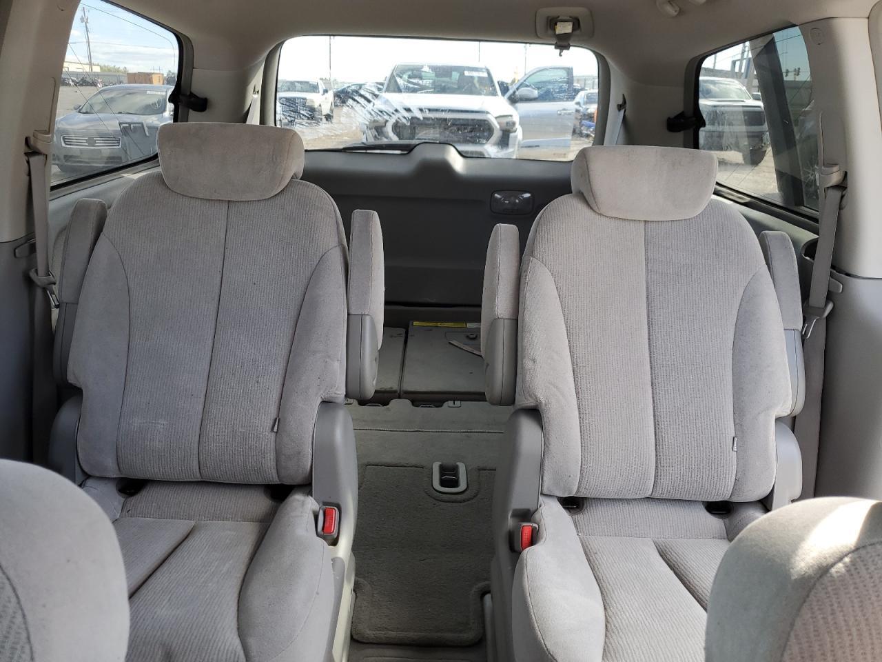 2007 KIA SEDONA
