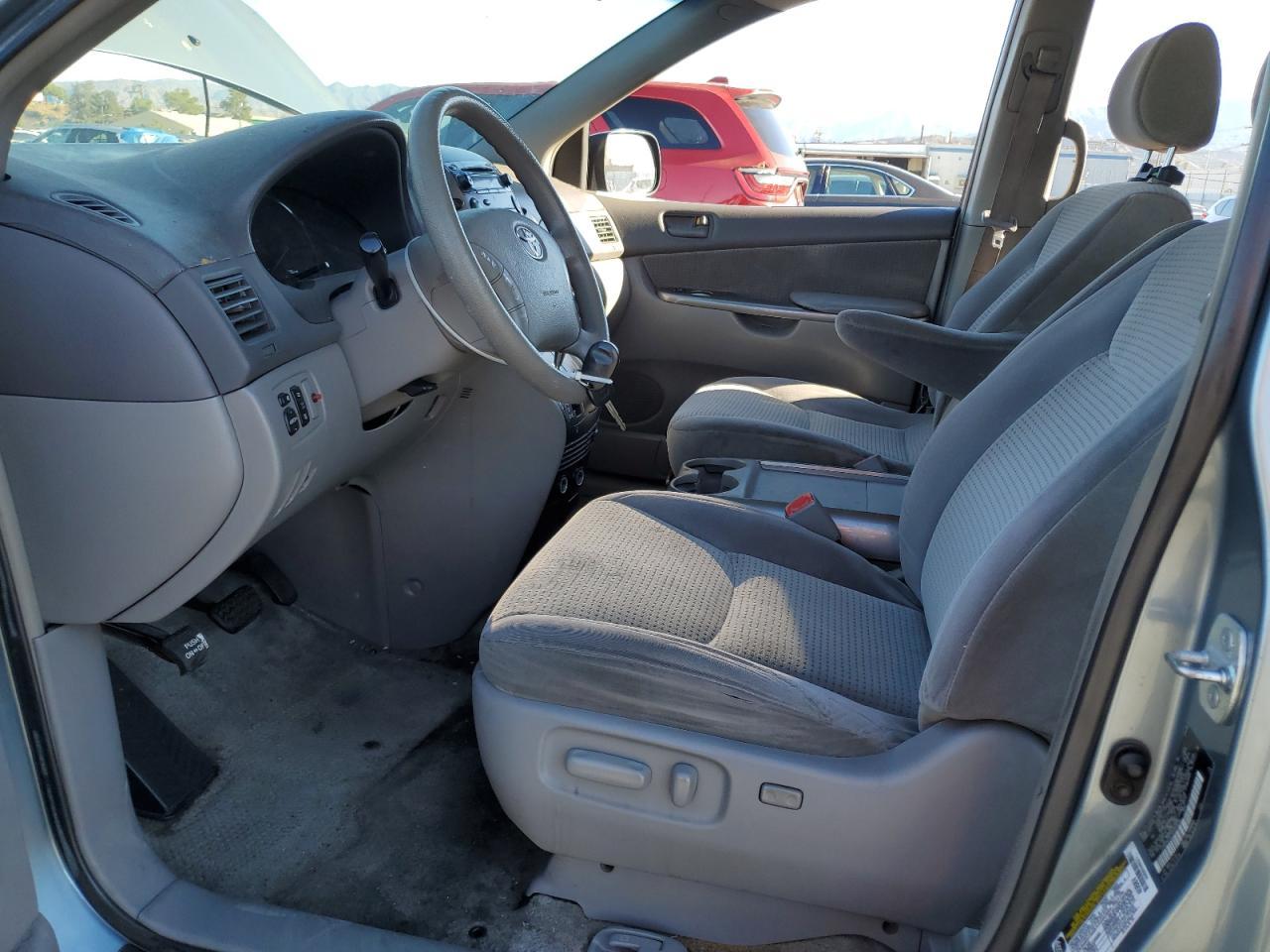 2006 TOYOTA SIENNA