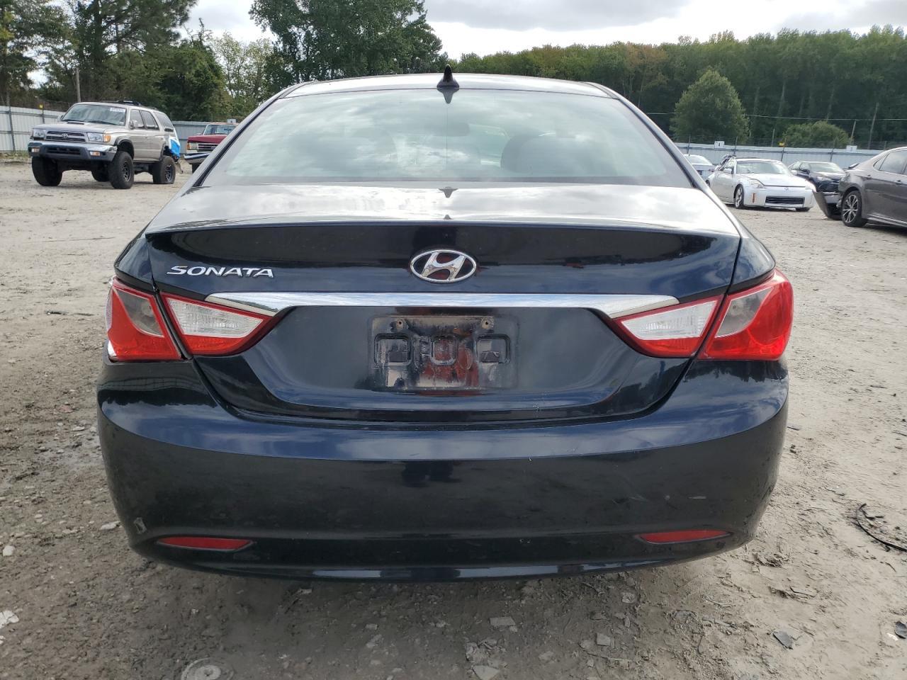 2011 HYUNDAI SONATA