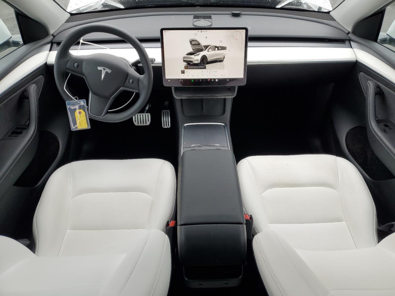 2025 TESLA MODEL Y