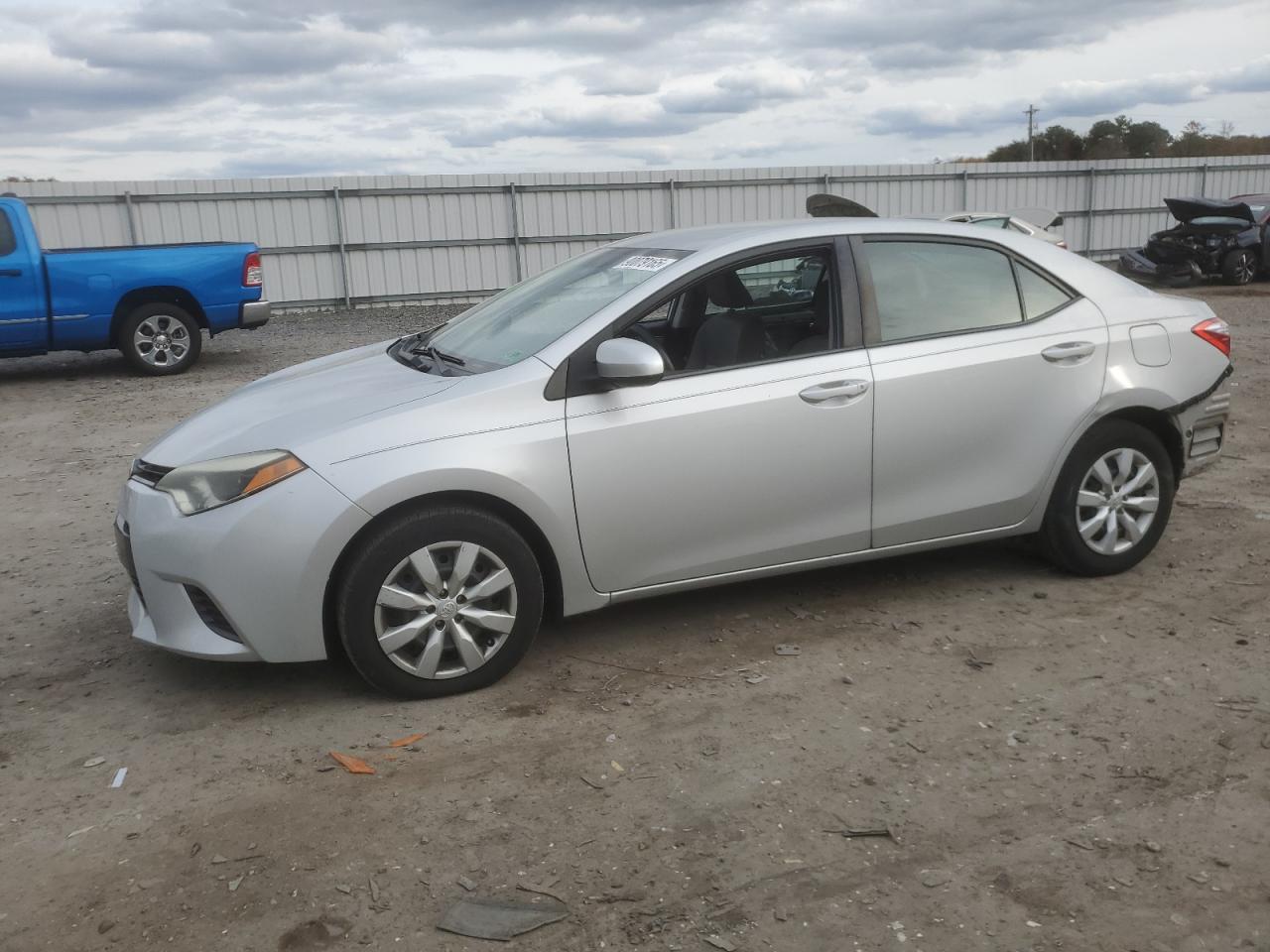 2015 TOYOTA COROLLA