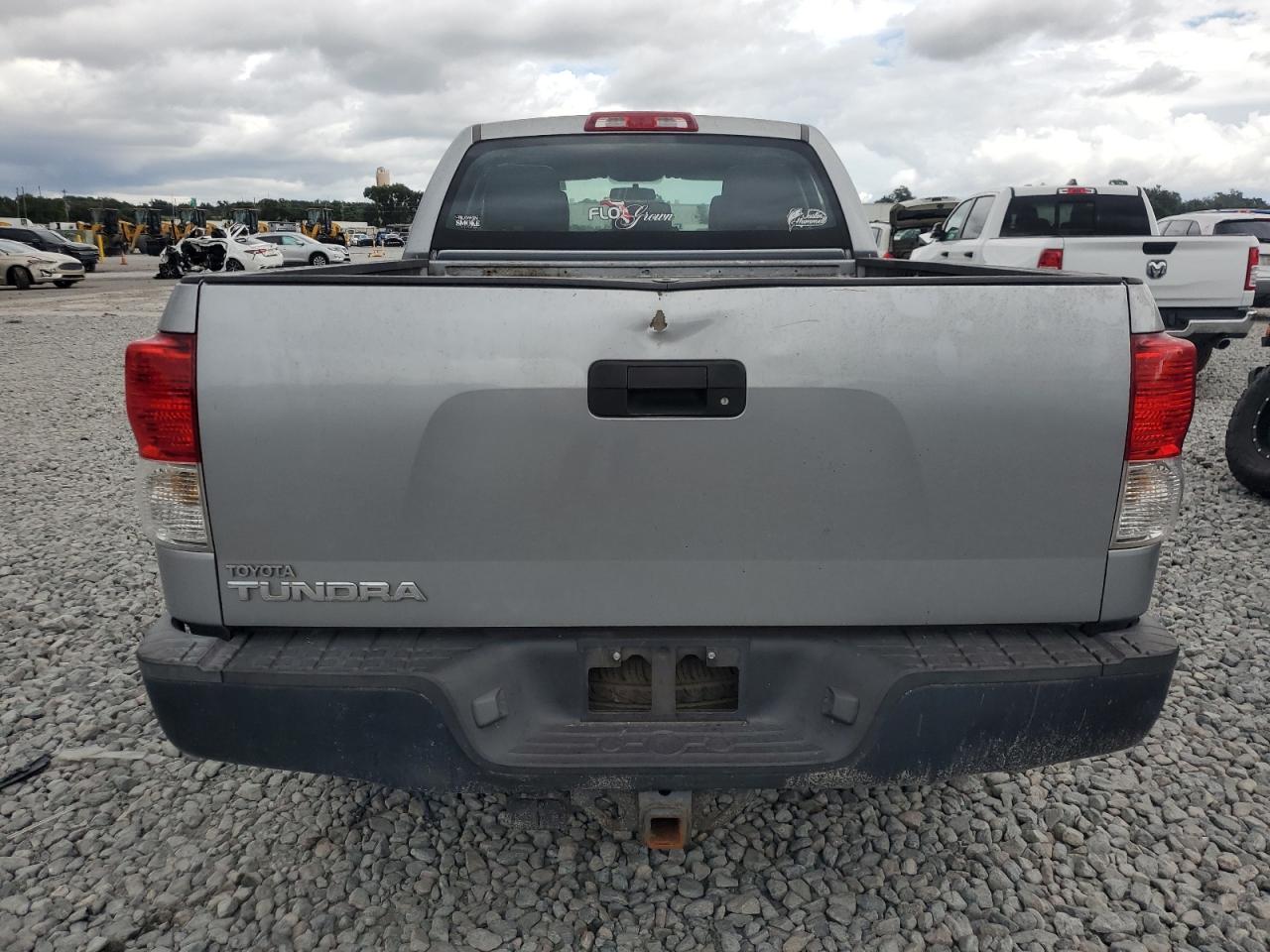 2011 TOYOTA TUNDRA