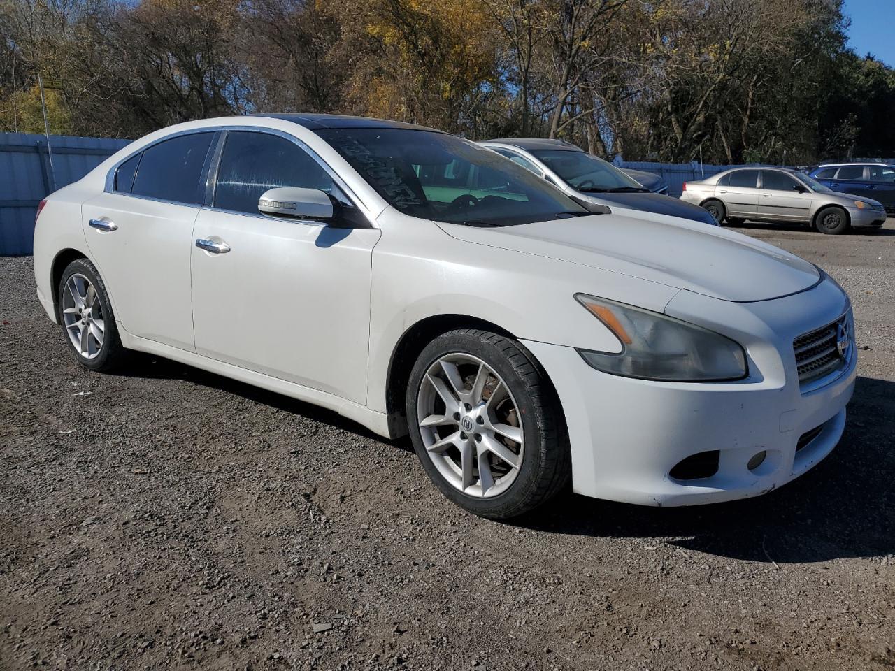 2009 NISSAN Maxima