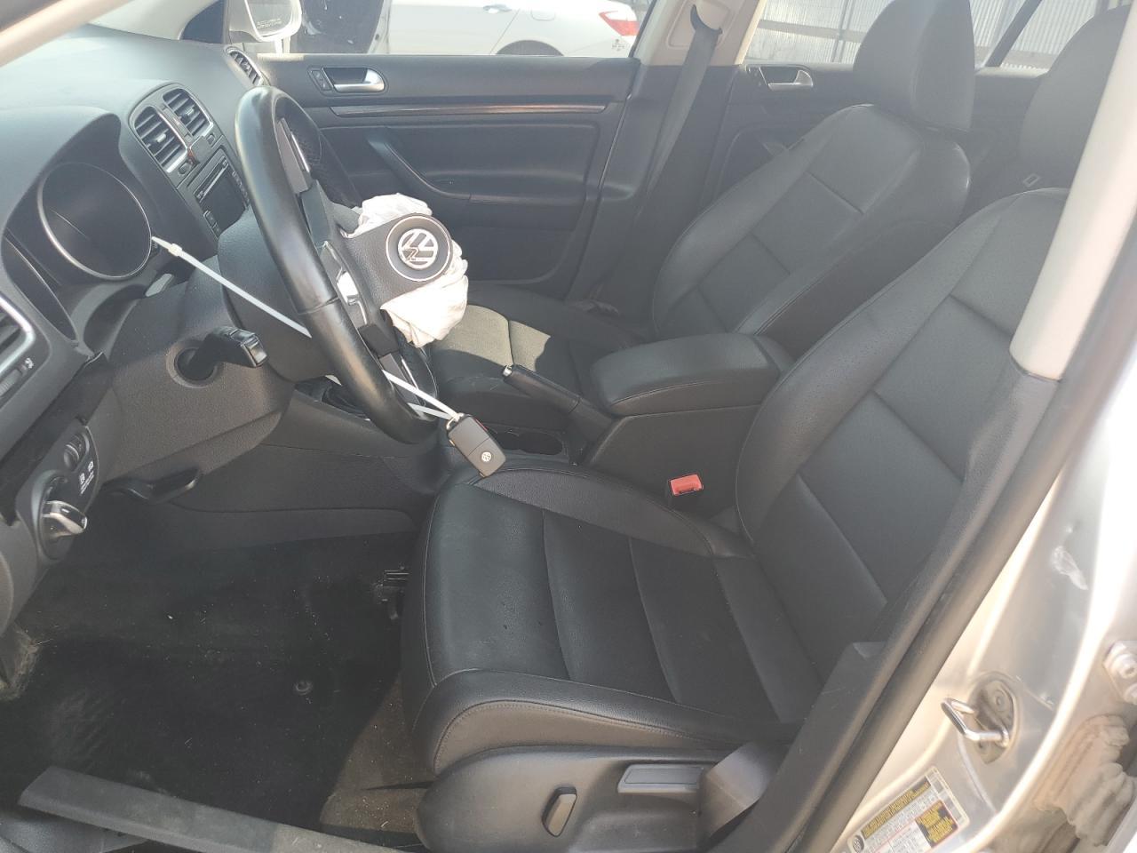 2011 VOLKSWAGEN JETTA